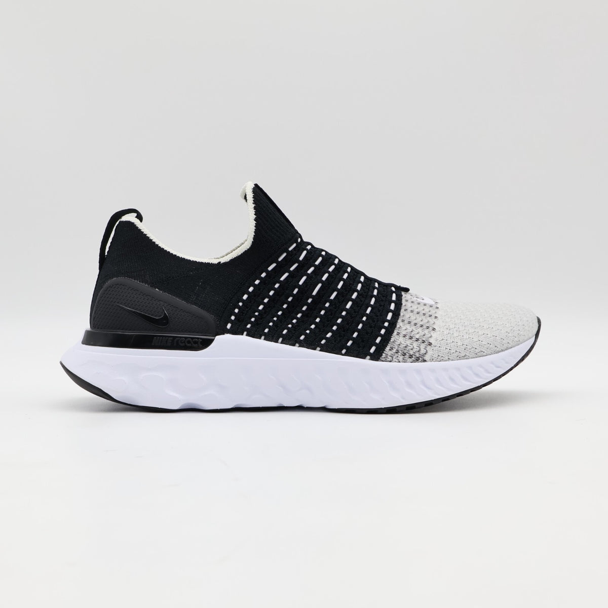 CJ0280-001 Nike React Phantom Run Flyknit 2 Black White ( Women's)