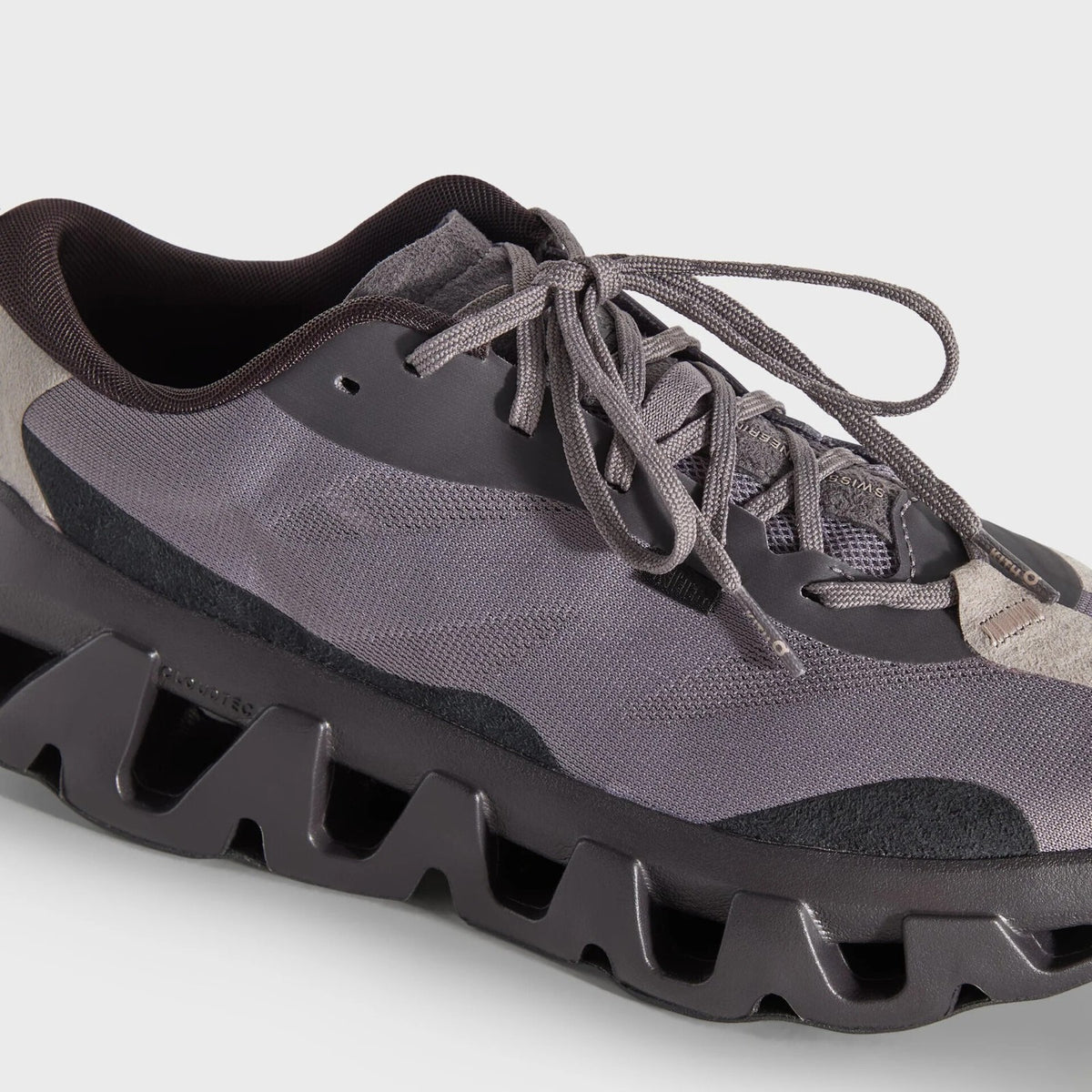 3MG10776093 KITH x On K-Tech 1 "Shark/Ox" (Men's)