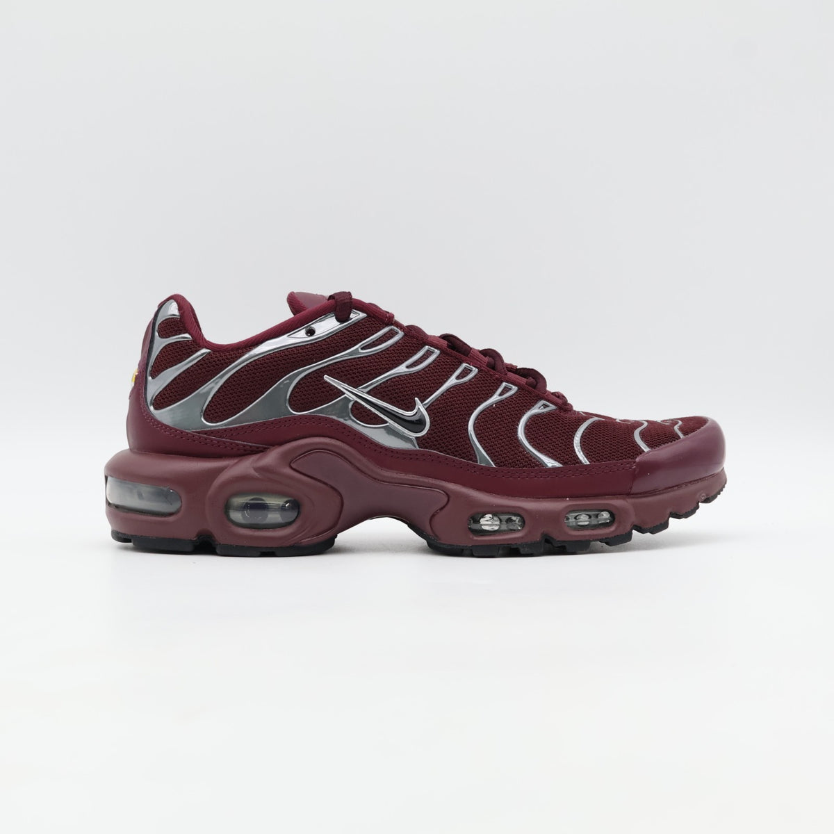 HJ9743-600 Nike Air Max Plus SE Night Maroon Dark Team Red Metallic (Women's)