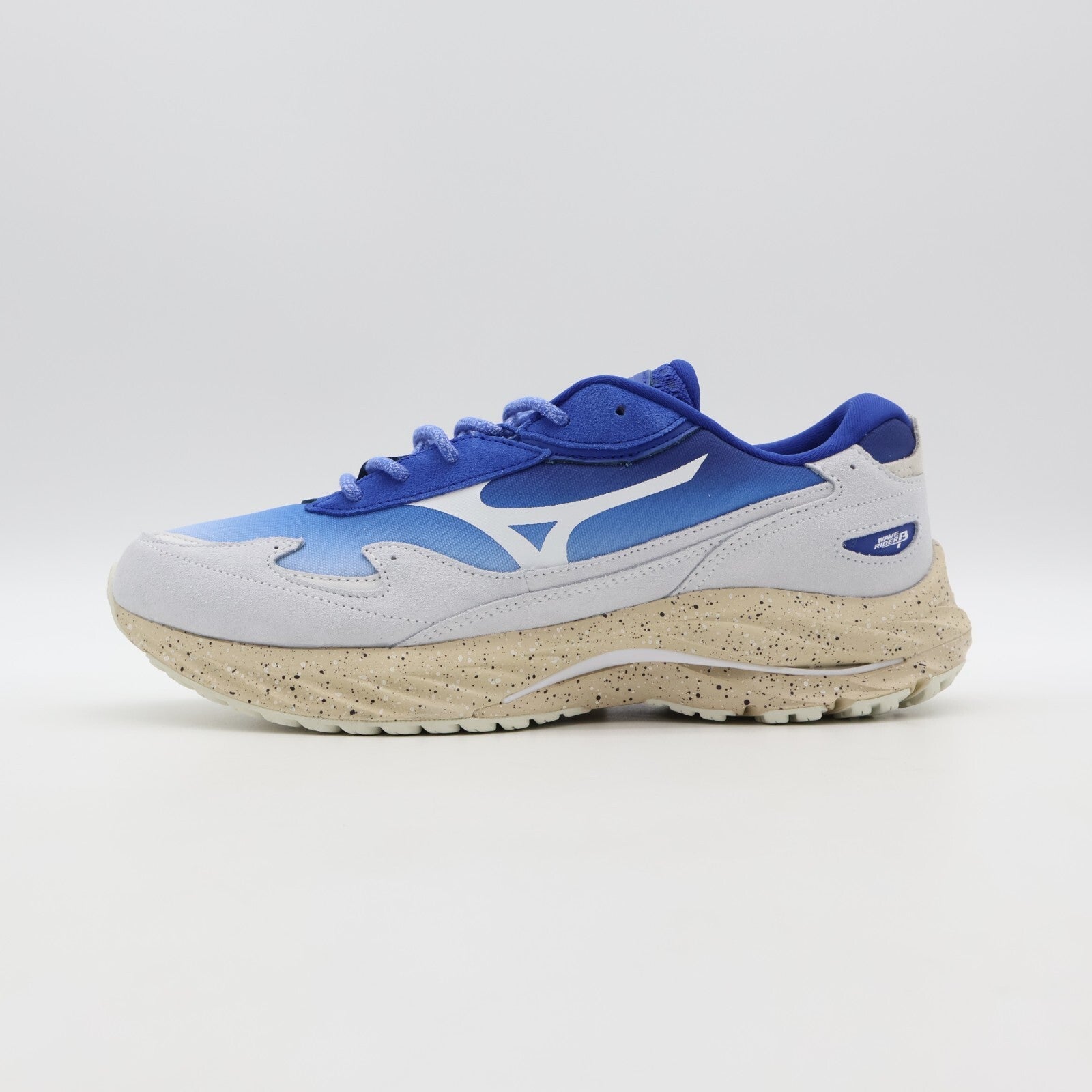 D1GA241001 Hiroshi Nagai Mizuno Wave Rider Î² Blue White Sand Beige (Men's)