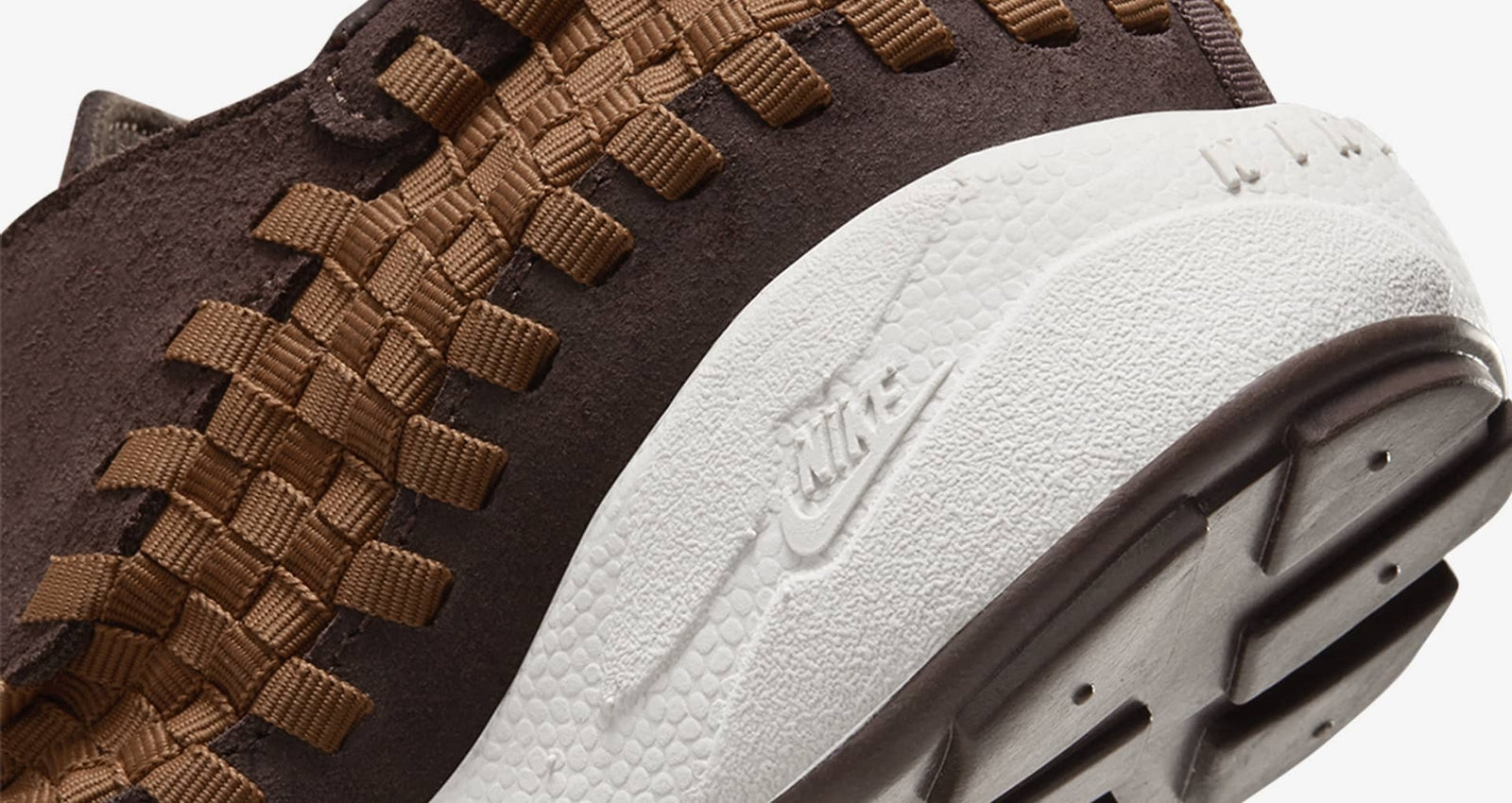 FB1959-200 Nike Air Footscape Woven Saturn Gold and Earth (Women's)