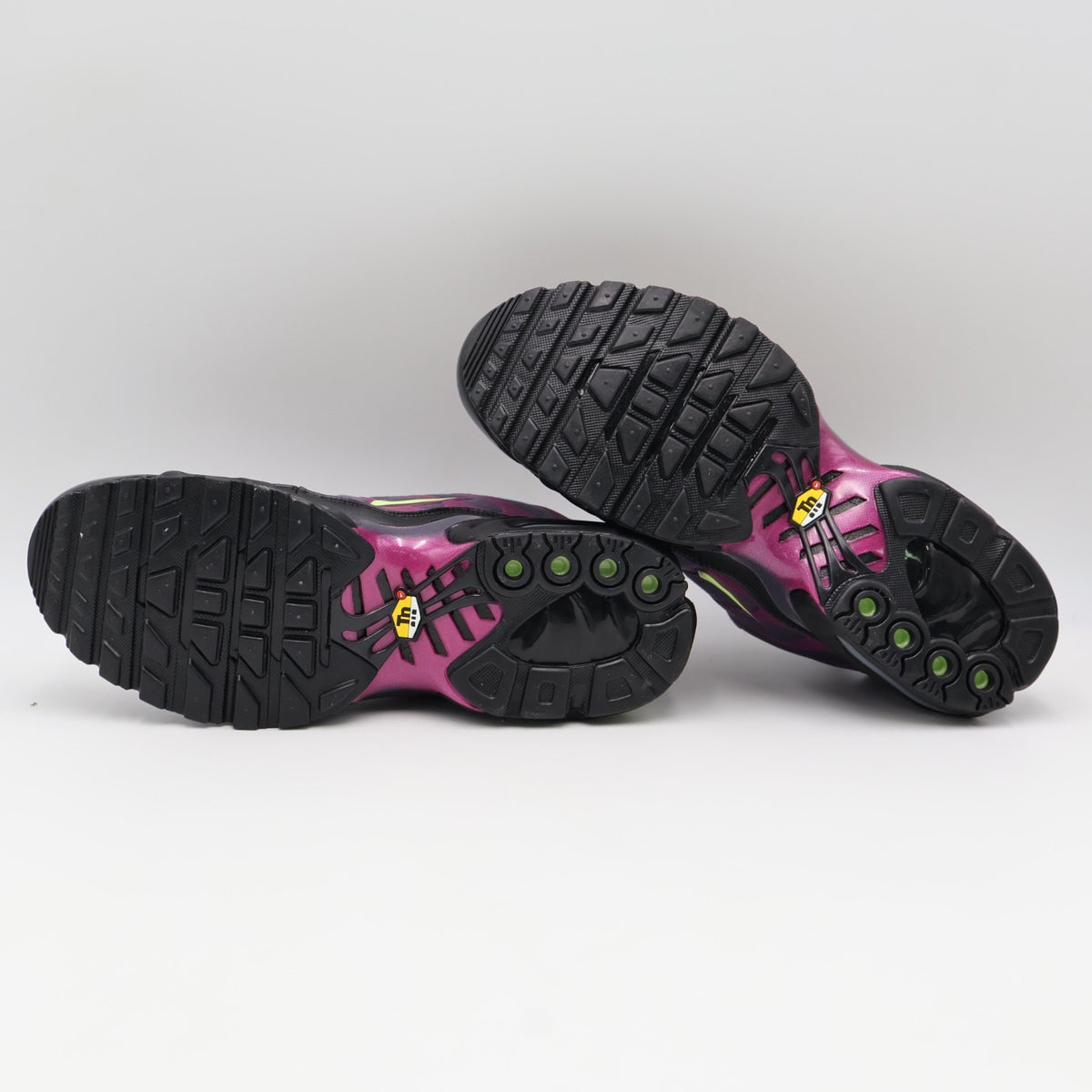 IR5898-573 Nike Air Max Plus OG "Dark Raisin/Black" (Men's)