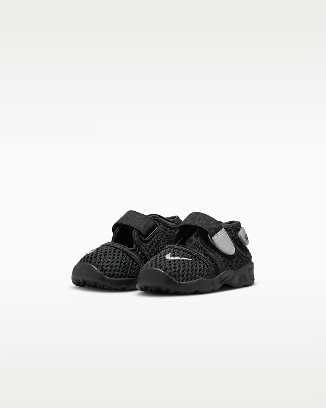 IV5361-001 Nike Rift 2 SE "Black/Metallic Silver" (TD)