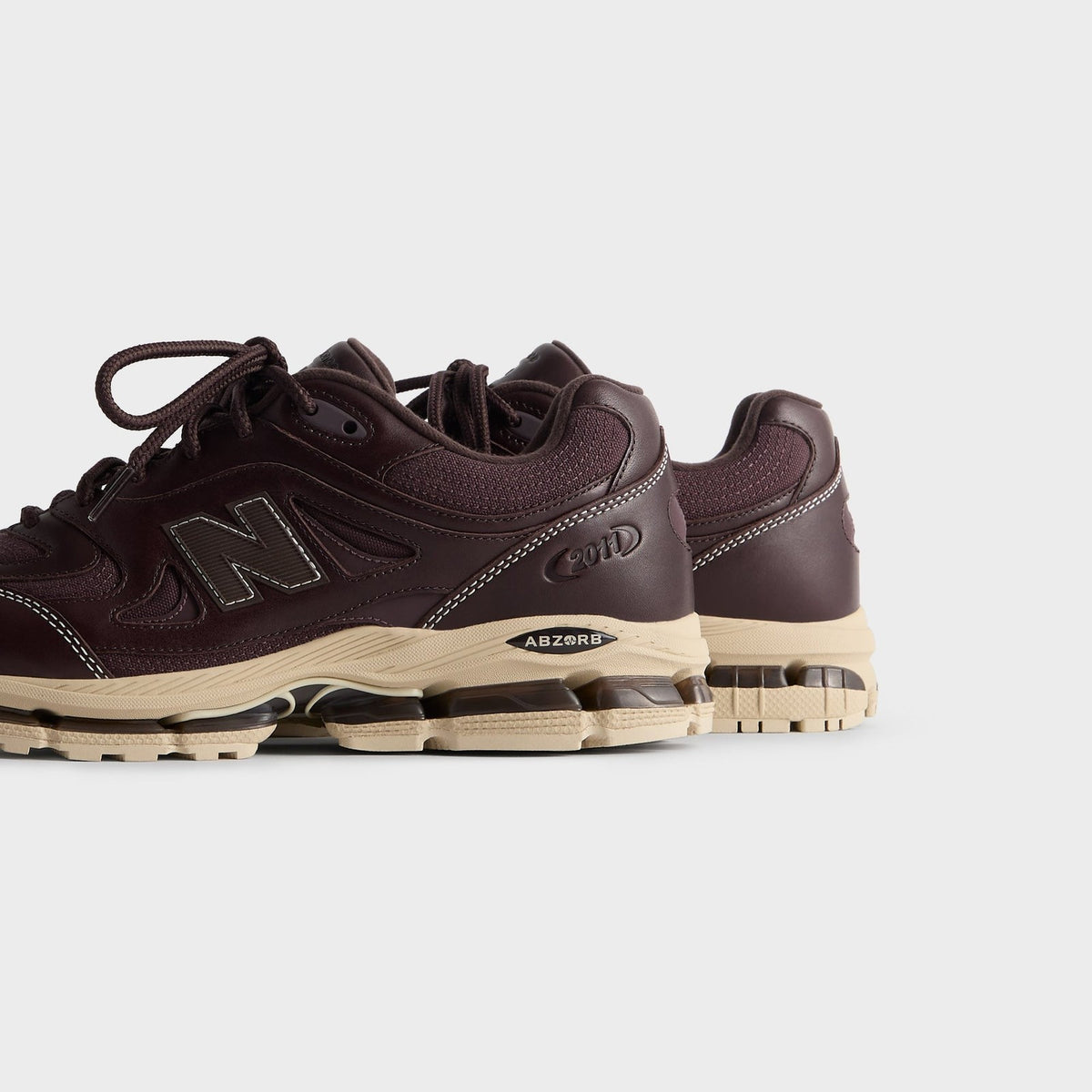 U201130Y U201130Y KITH Ã New Balance 2011 Fudge/Black Coffee (Men's)