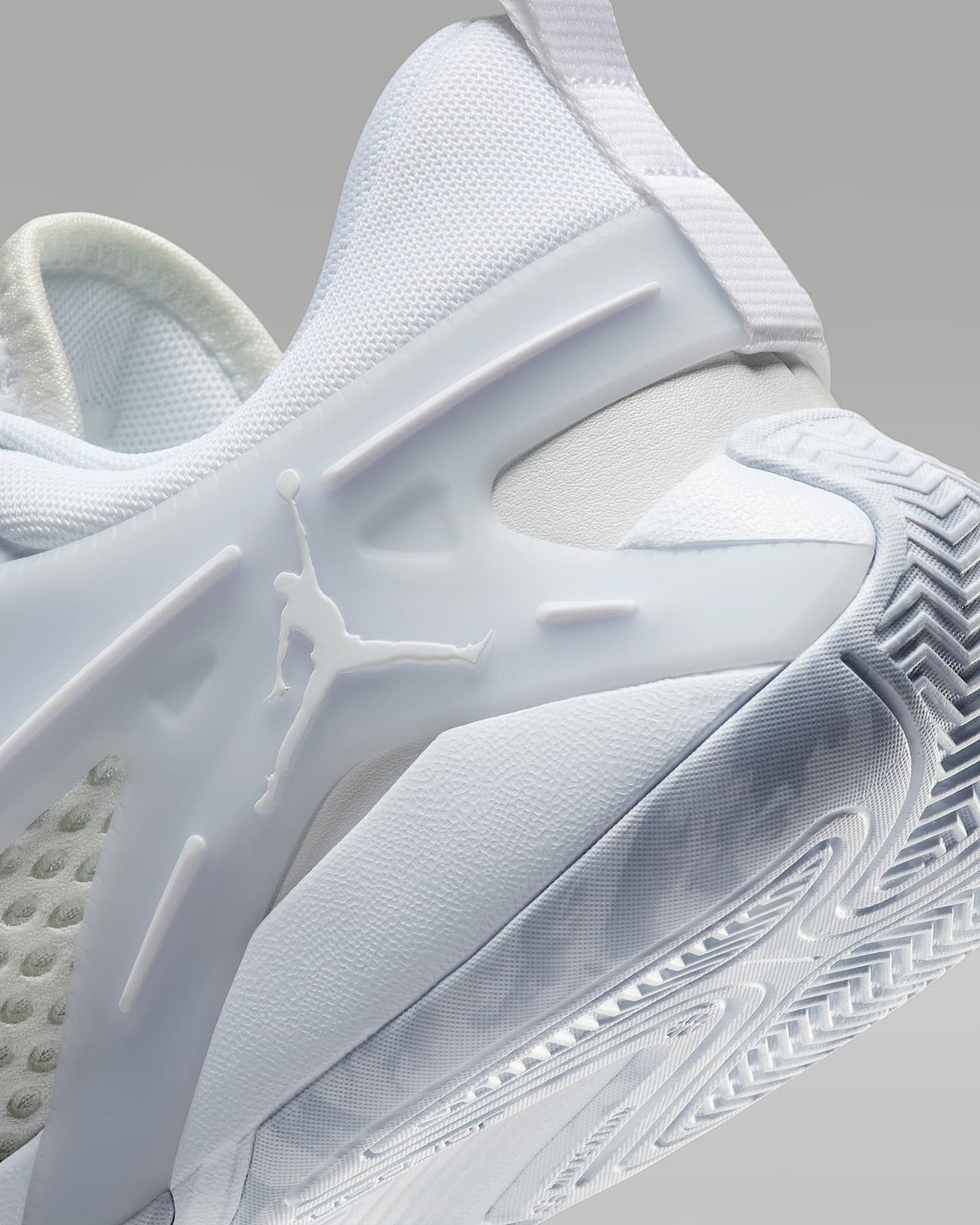 HV4059-101 Shuyu Yang Nike Jordan Heir White Sail Football Gray (Women's)