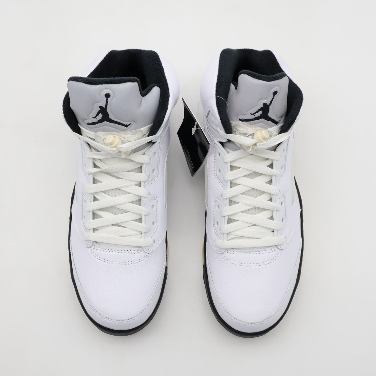 DD0587-110 Nike Air Jordan 5 Retro White and Black (Men's)