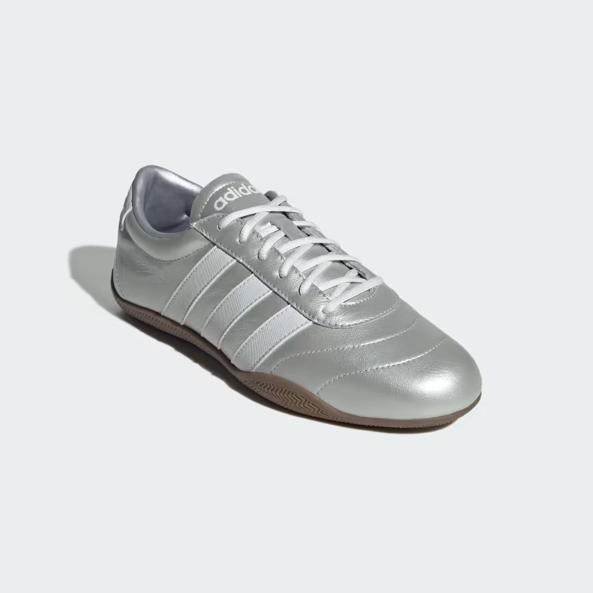 JQ9682 adidas Grand Court Lo Silver Metallic/Crystal White/Gum (Women's)