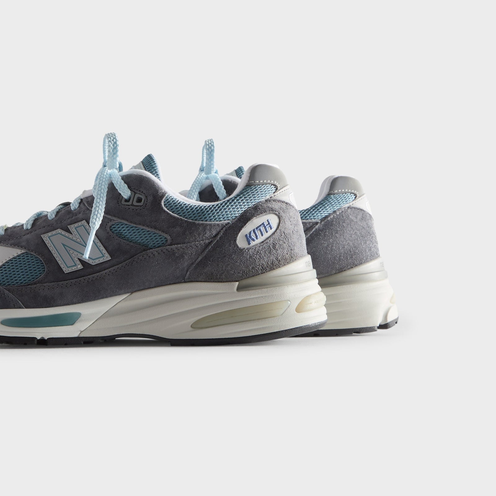 U991KH2 KITH New Balance 991V2 "Asphalt Lead Oyster Mushroom (Men's)
