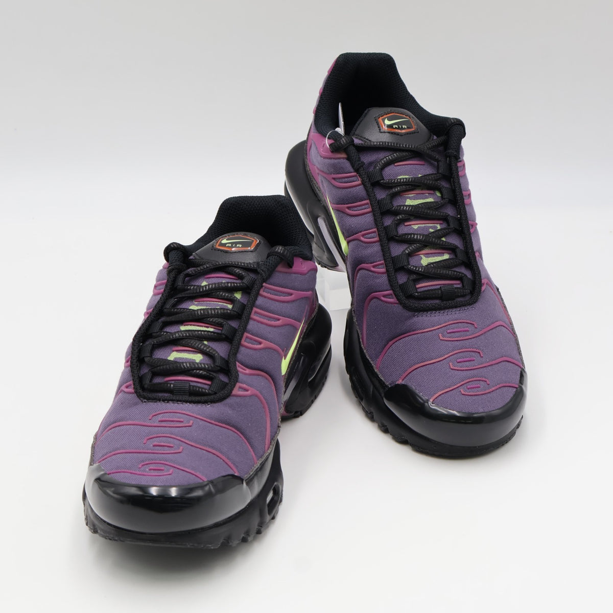 IR5898-573 Nike Air Max Plus OG "Dark Raisin/Black" (Men's)