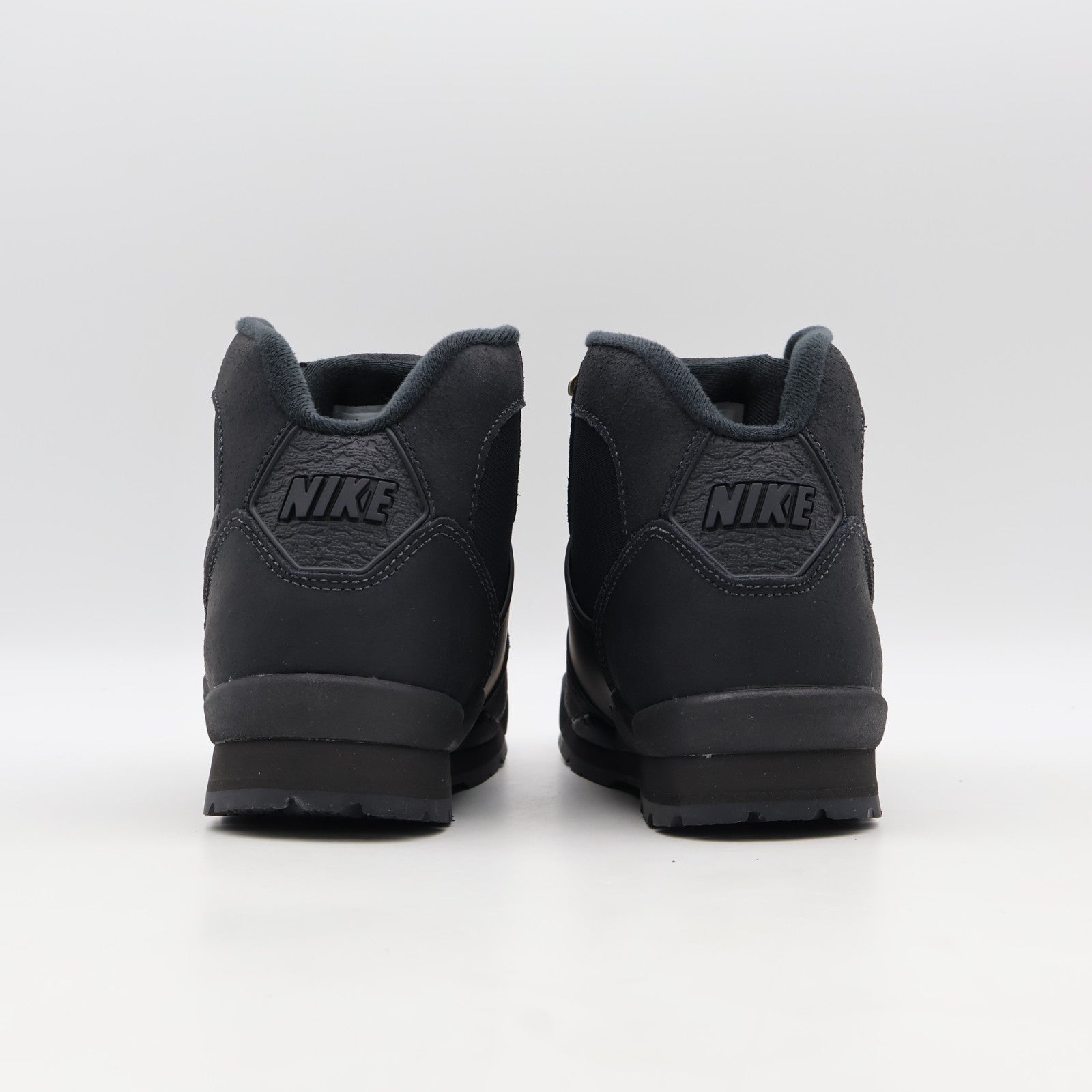 IH4450-001 Nike Baltoro High Black Metallic Gold (Men's)