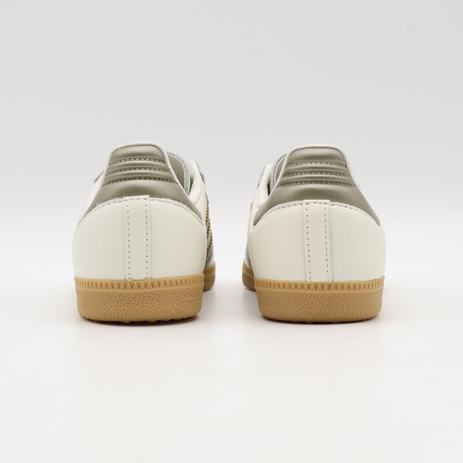 IG1964 adidas Originals Samba OG Off White Cyber Metallic Wonder (Women's)