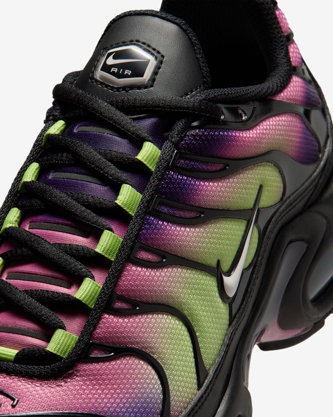DZ3670-006 Nike Air Max Plus Black/Purple Dynasty Desert Berry (Women's)