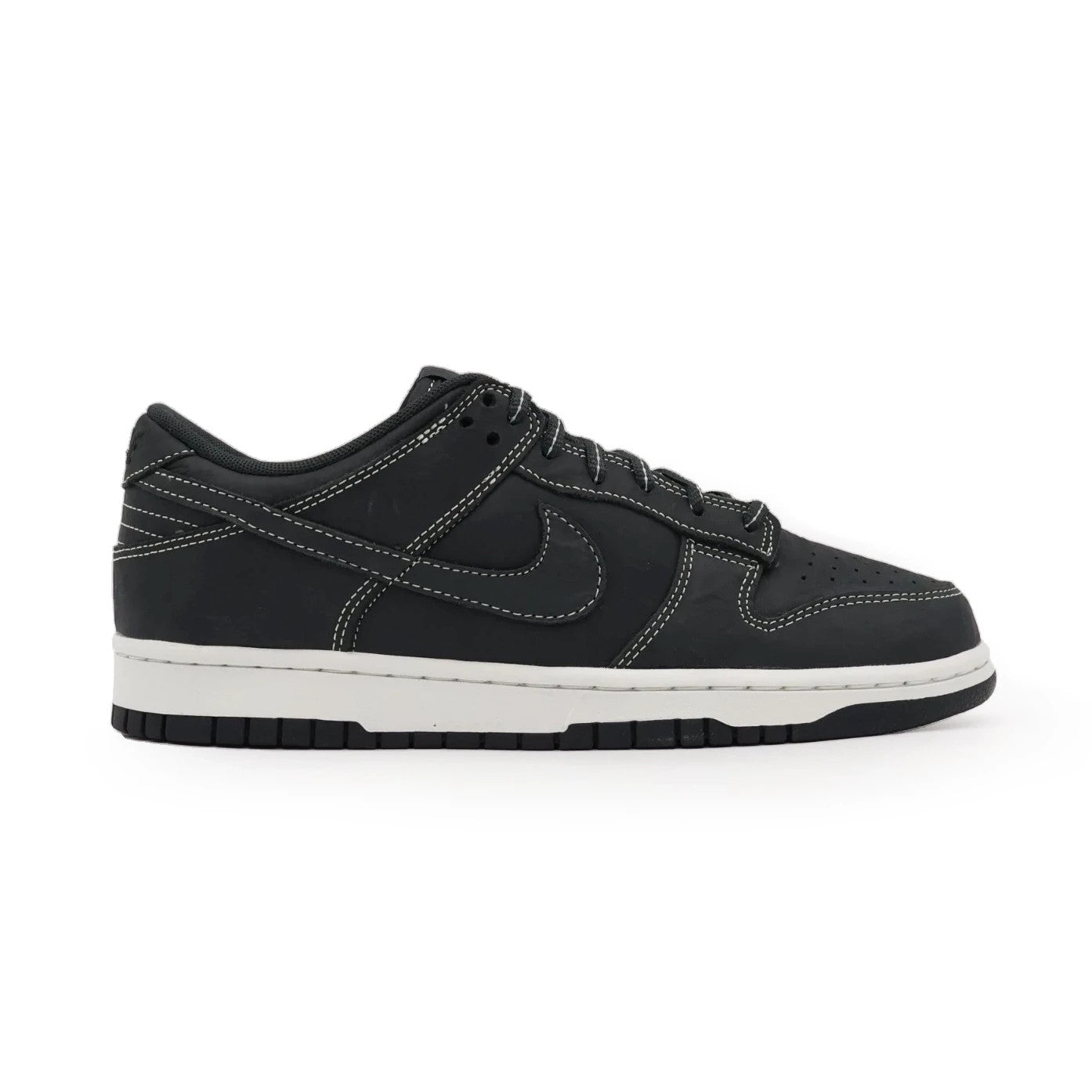 IO4550-001 Nike Dunk Low Off Noir Summit White (Men's)