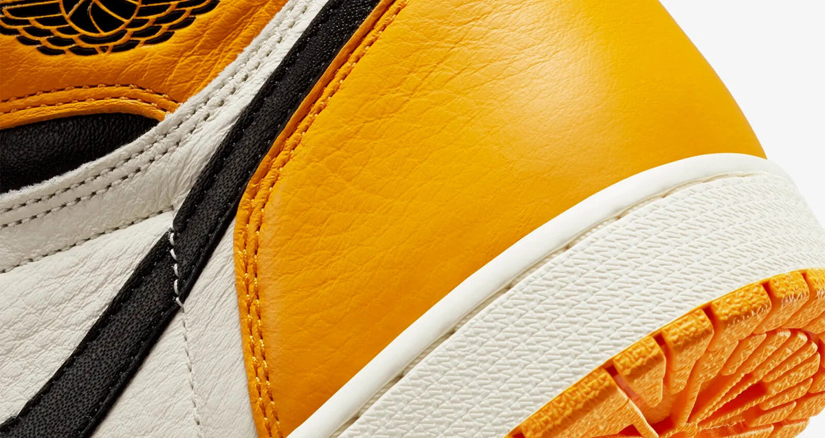 555088-711 Nike Air Jordan 1 Retro High OG Yellow Toe 2022 black white