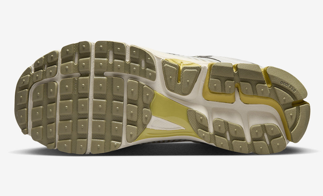 FV0397-001 Nike Zoom Vomero 5 Light Bone and Phantom (Men's)