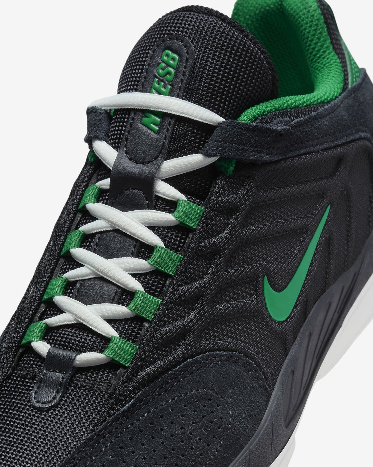 FD4691-003 Nike SB Vertebrae Black Summit White Malachite (Men's)
