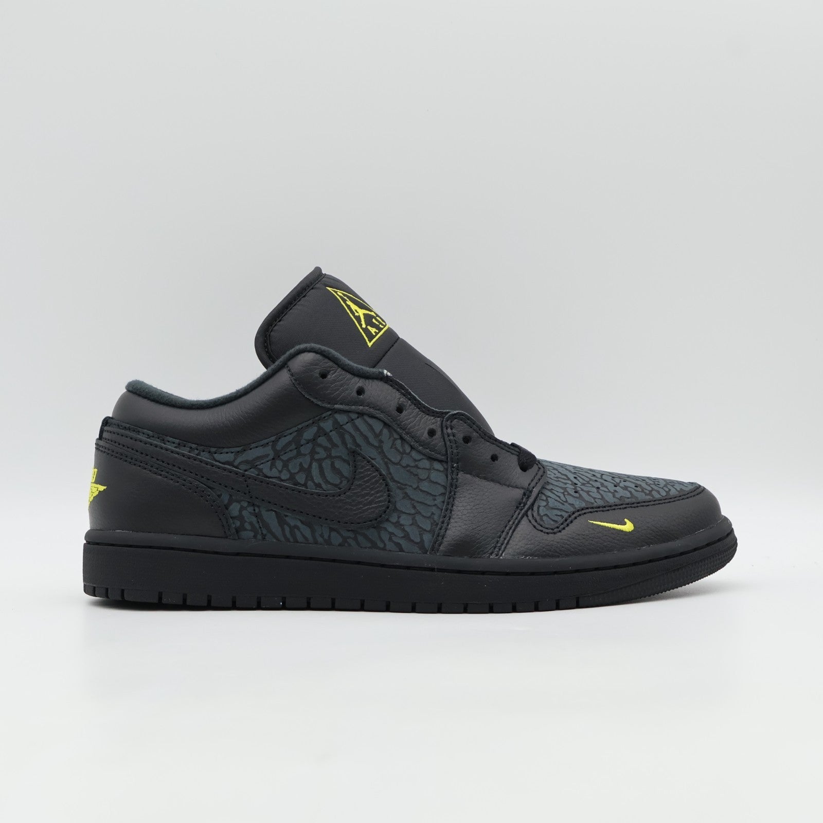 IM6568-010 Nike Air Jordan 1 Low SE Black Anthracite Tour Yellow (Menâs)