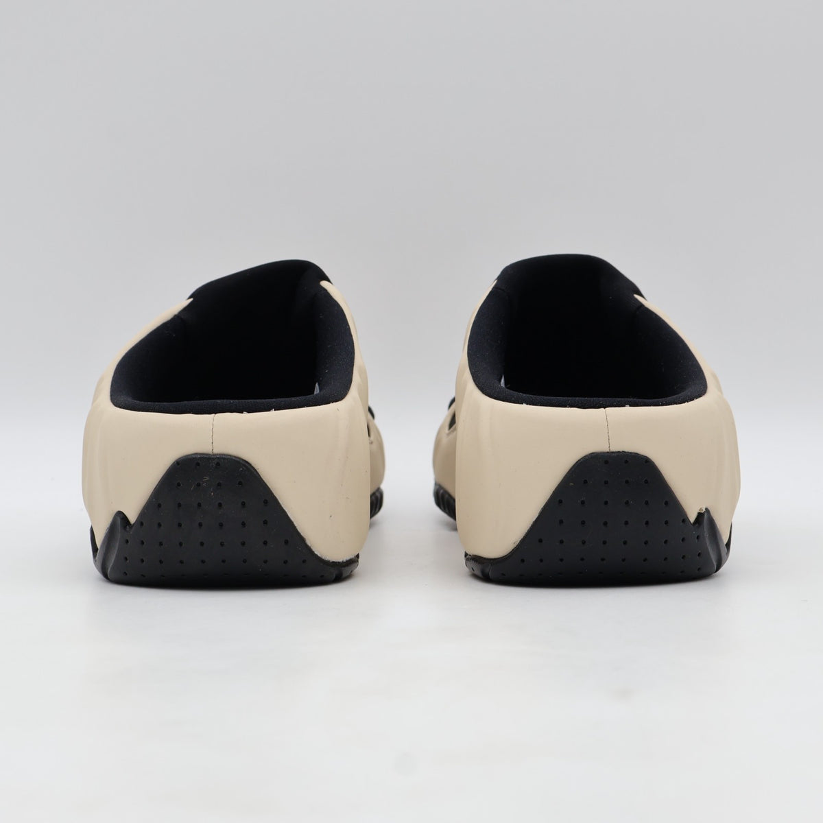 HF6881-100 Nike Clogposite Sand Drift and Black (Men's)