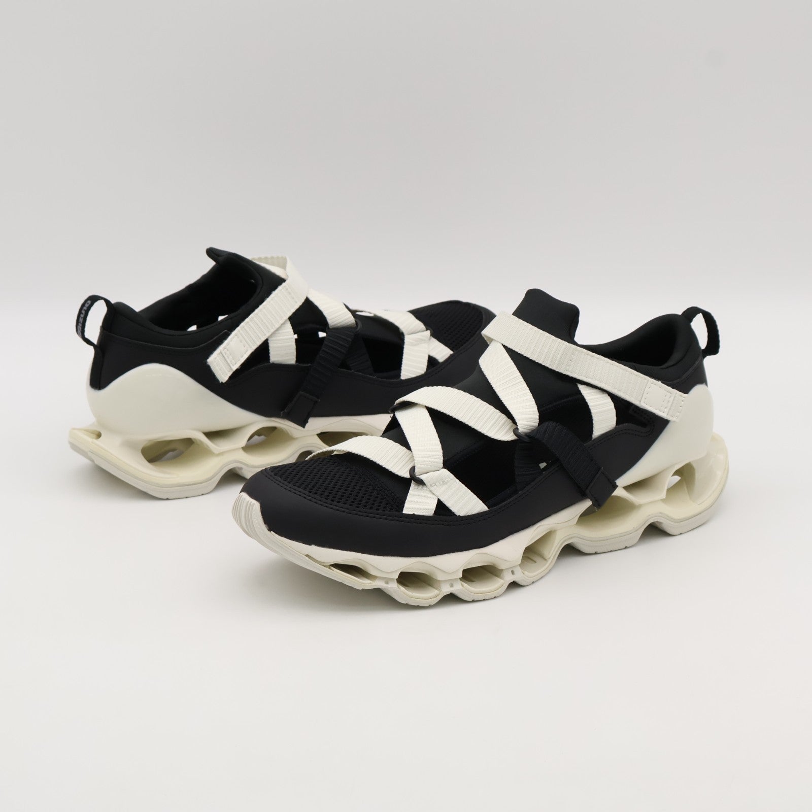 D1GA251901 Mizuno Wave Prophecy Strap Black White (Men's)