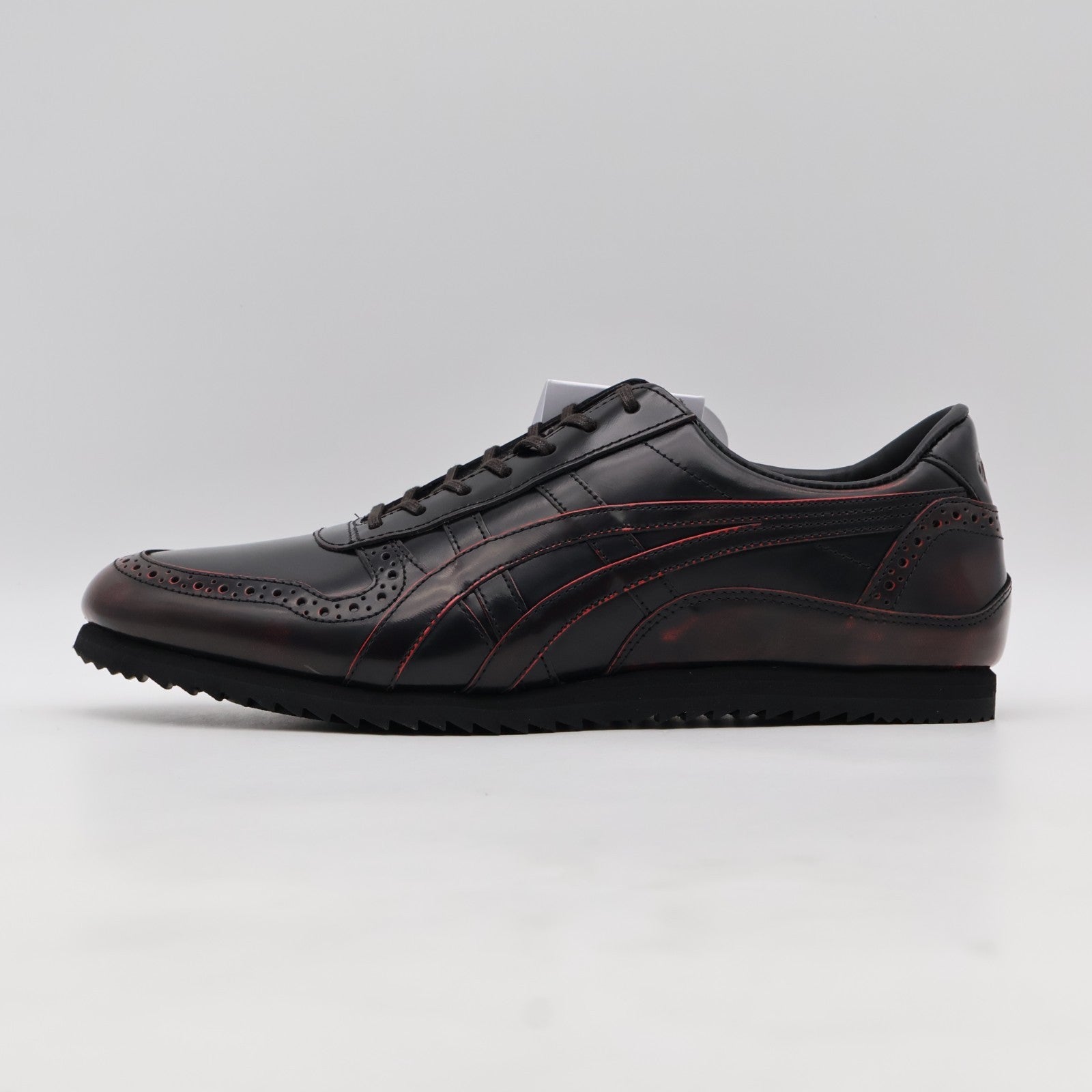 1181A610-200 Onitsuka Tiger NIPPON MADE ULTIMATE TRAINER LICORICE BROWN (Men's)