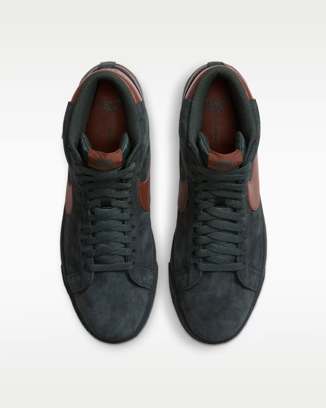 IO0667-300 Nike SB Zoom Blazer Mid "Black Spruce/Corduroy Brown" (Men's)