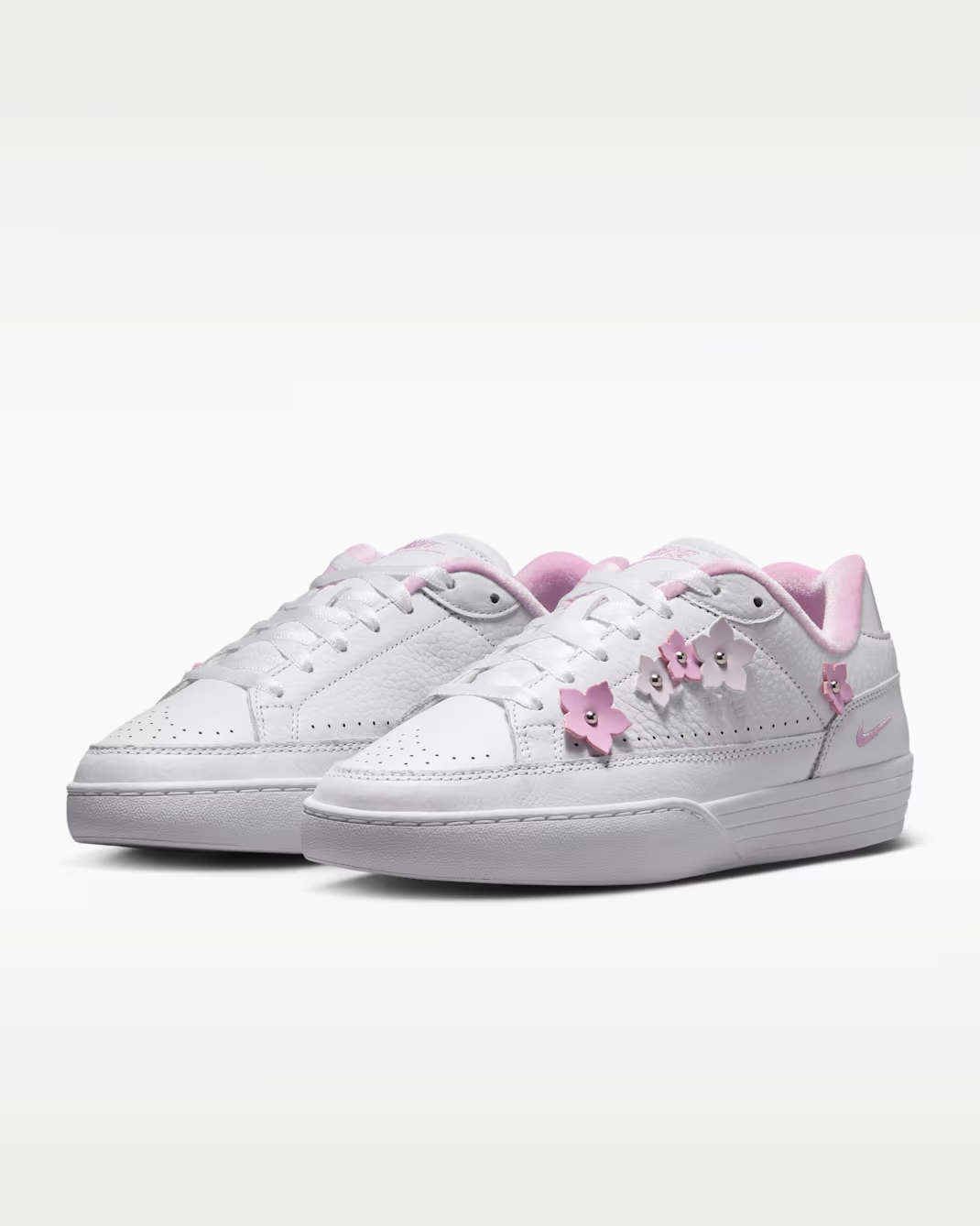 IR8636-100 Nike Tennis Centre "Florette" (Women's)